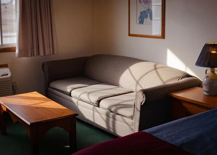 Cozy House Inn & Suites By Marifah